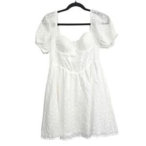 Princess Polly size 6 Darso mini white dress Eyelet  puff sleeves sweetheart